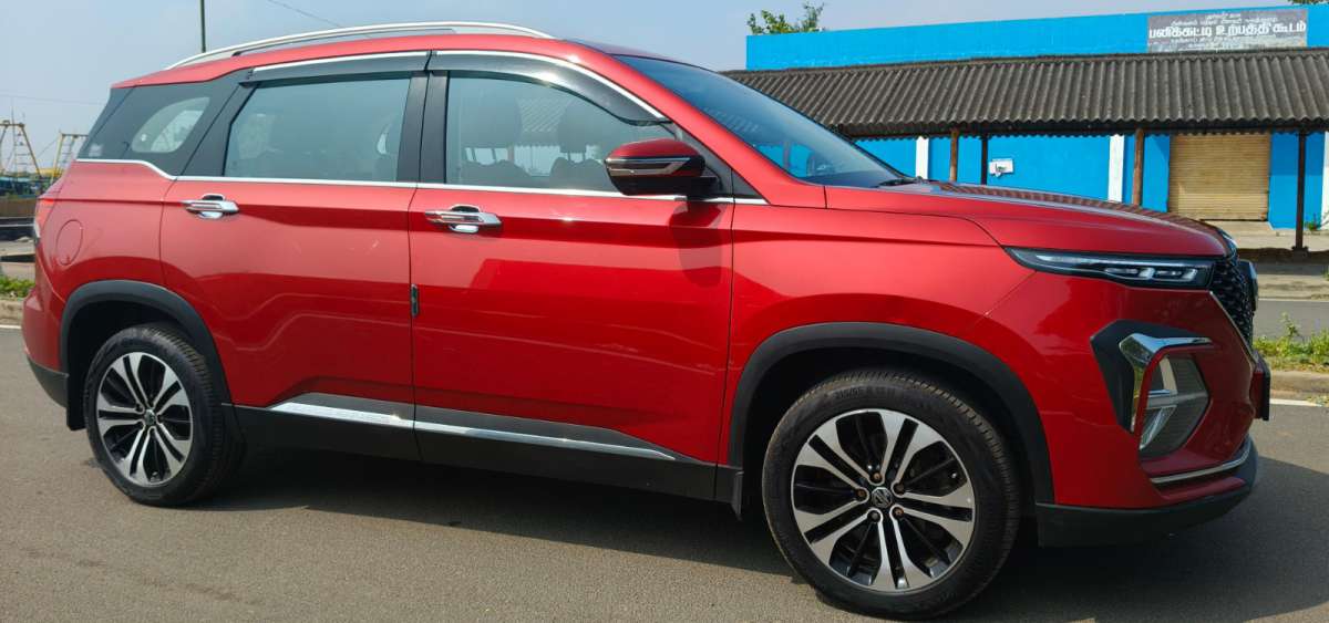MG Hector Plus Sharp Pro