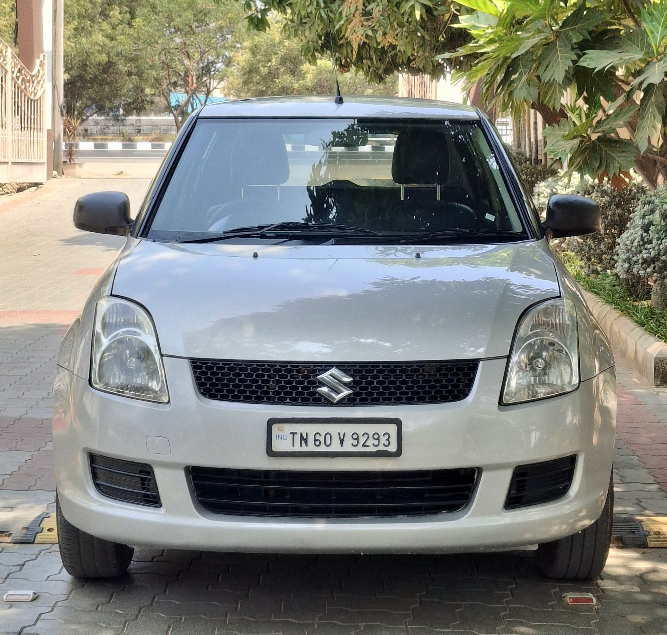 Maruti Suzuki Swift LXI