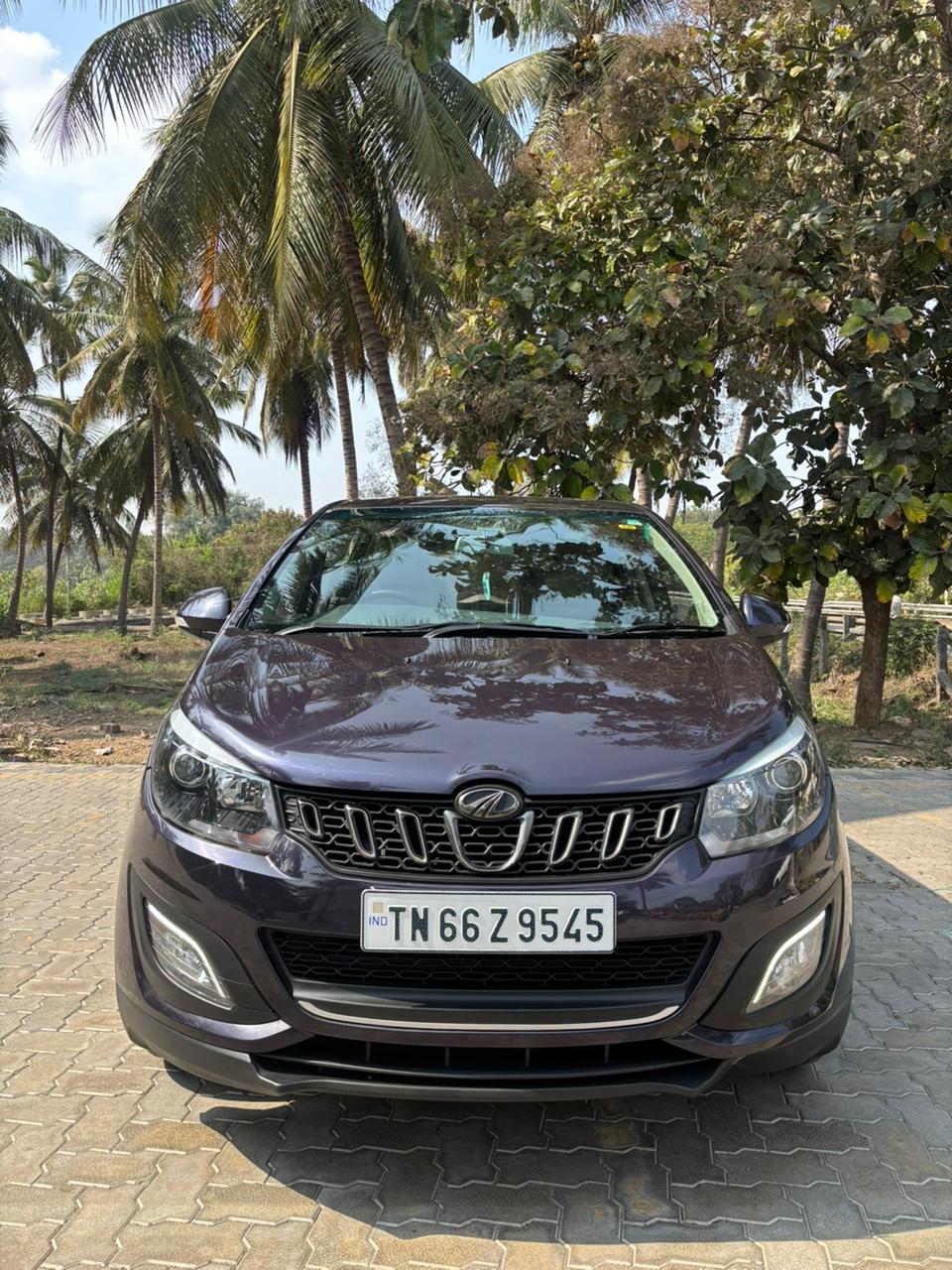 Mahindra Marazzo M8 7Str