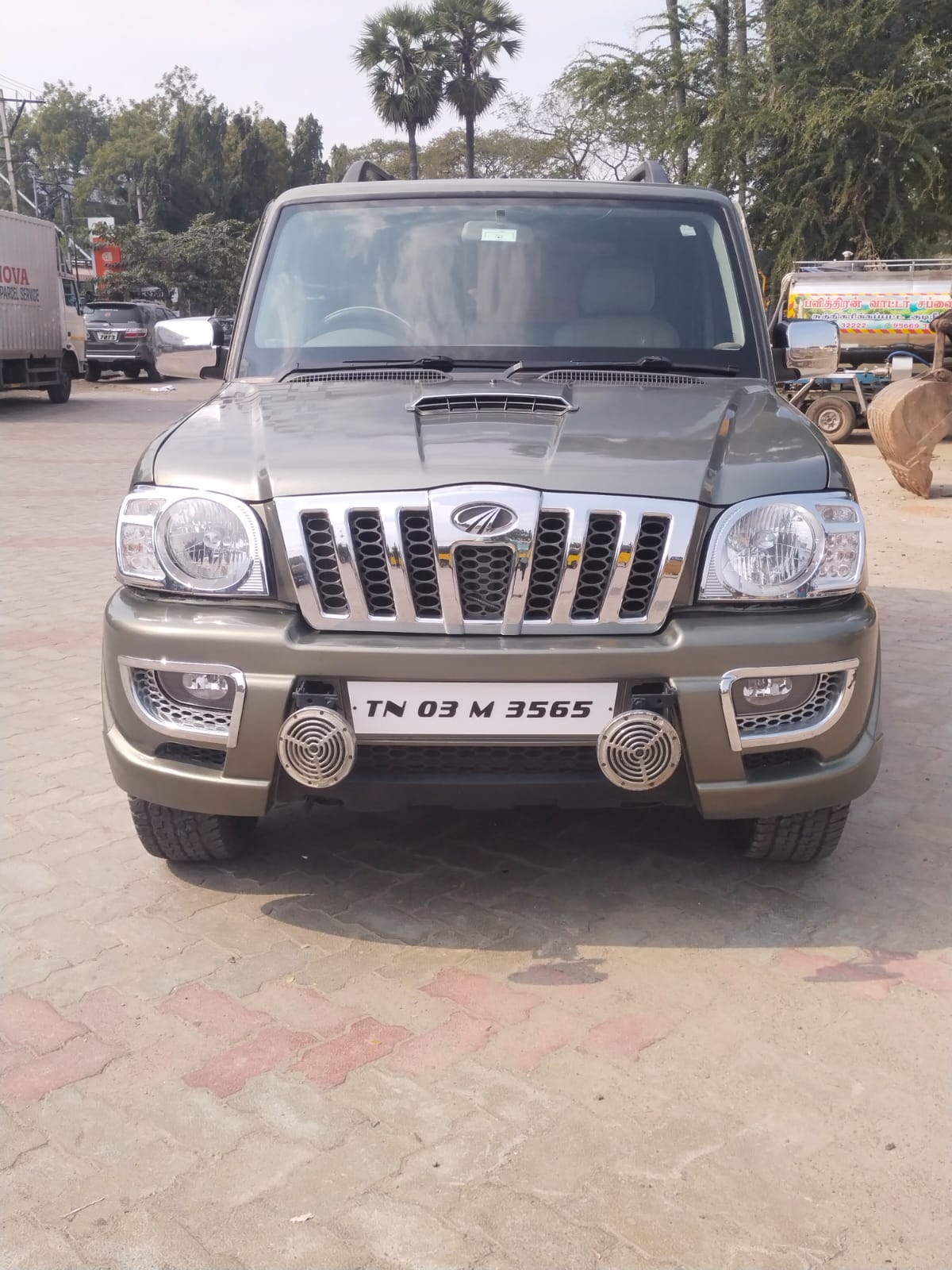 Mahindra Scorpio LX
