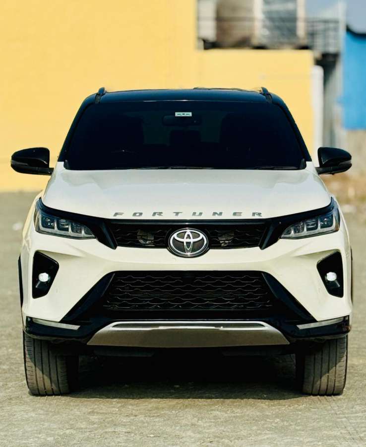 Toyota Fortuner Legender