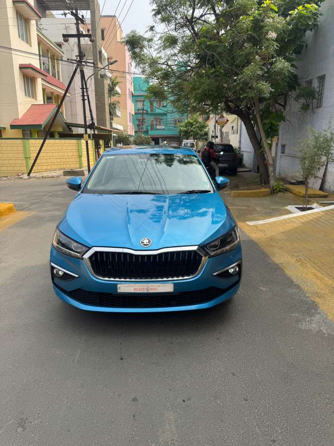 Skoda SLAVIA Signature 1.0L TSI AT