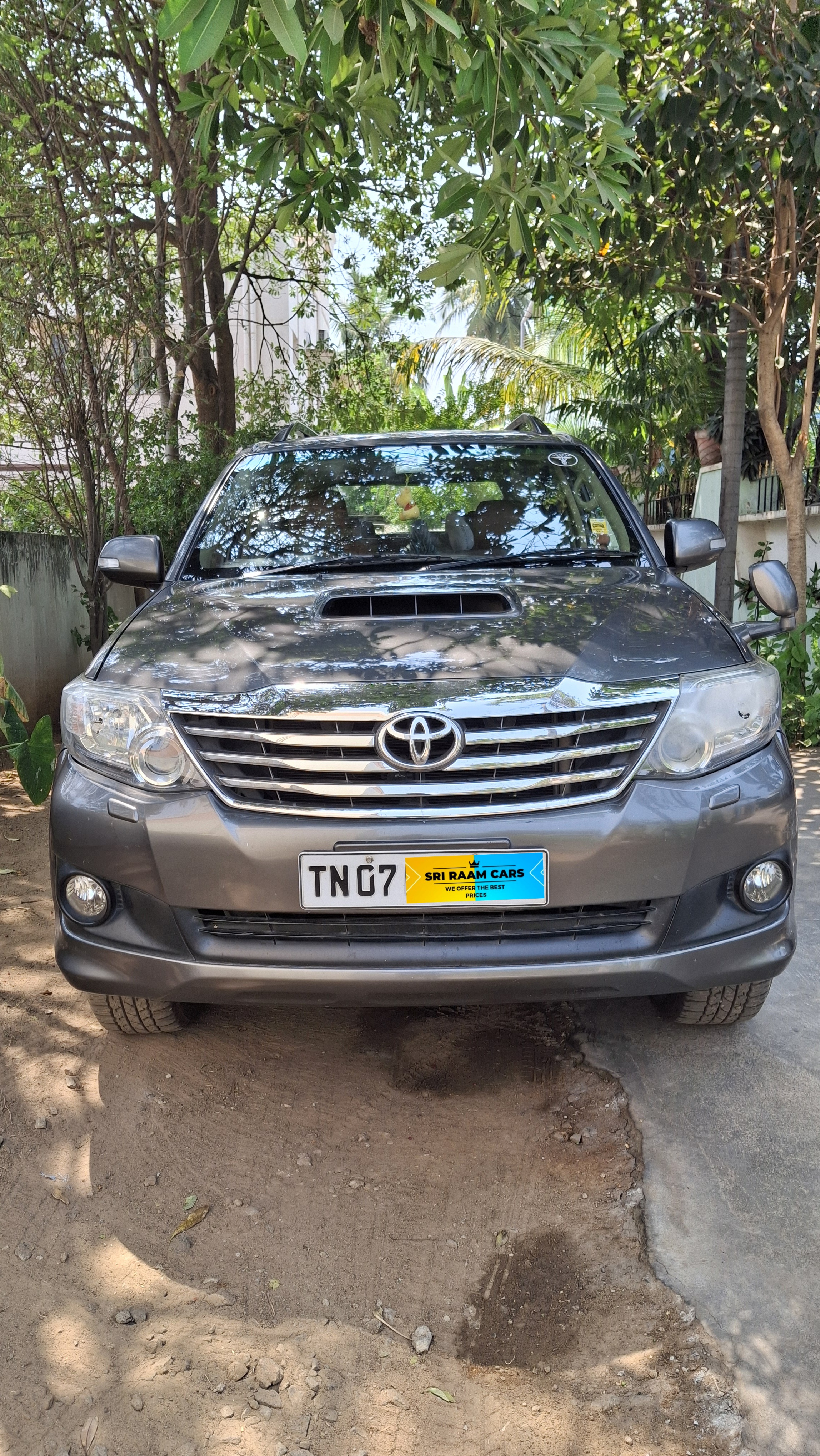 Toyota Fortuner 4x2 AT