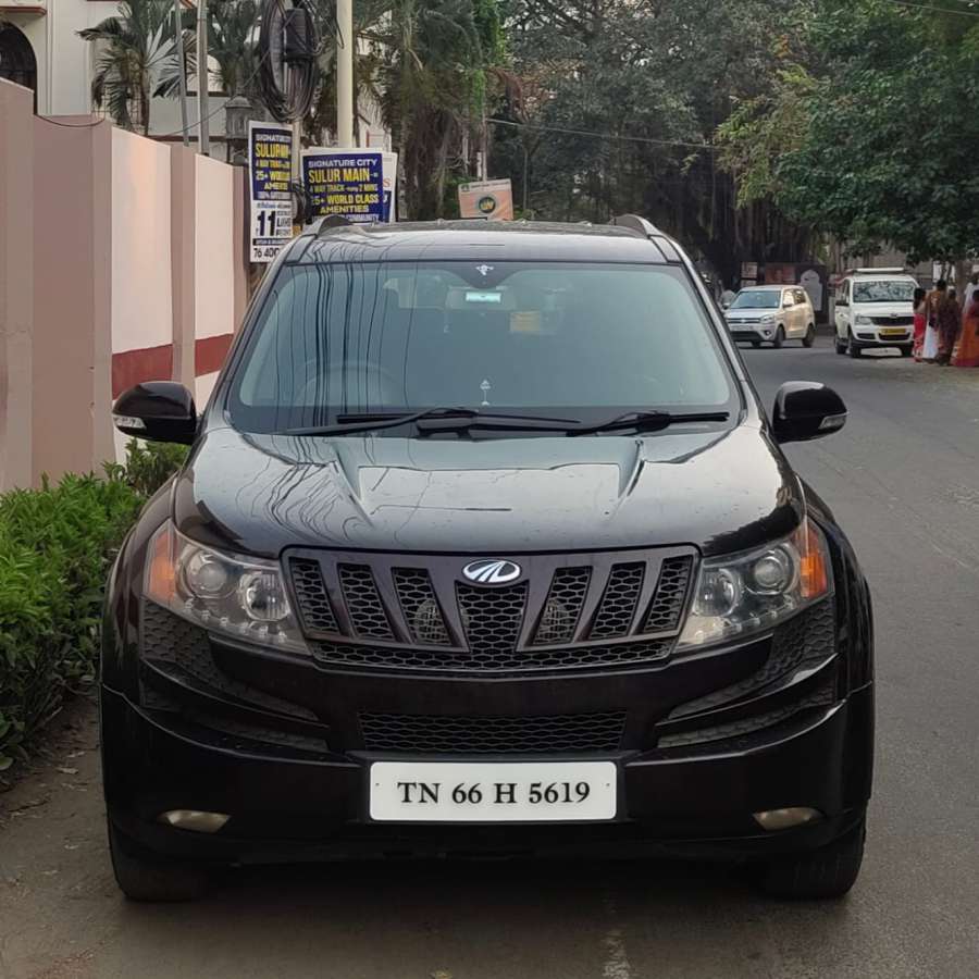 Mahindra XUV500 W8
