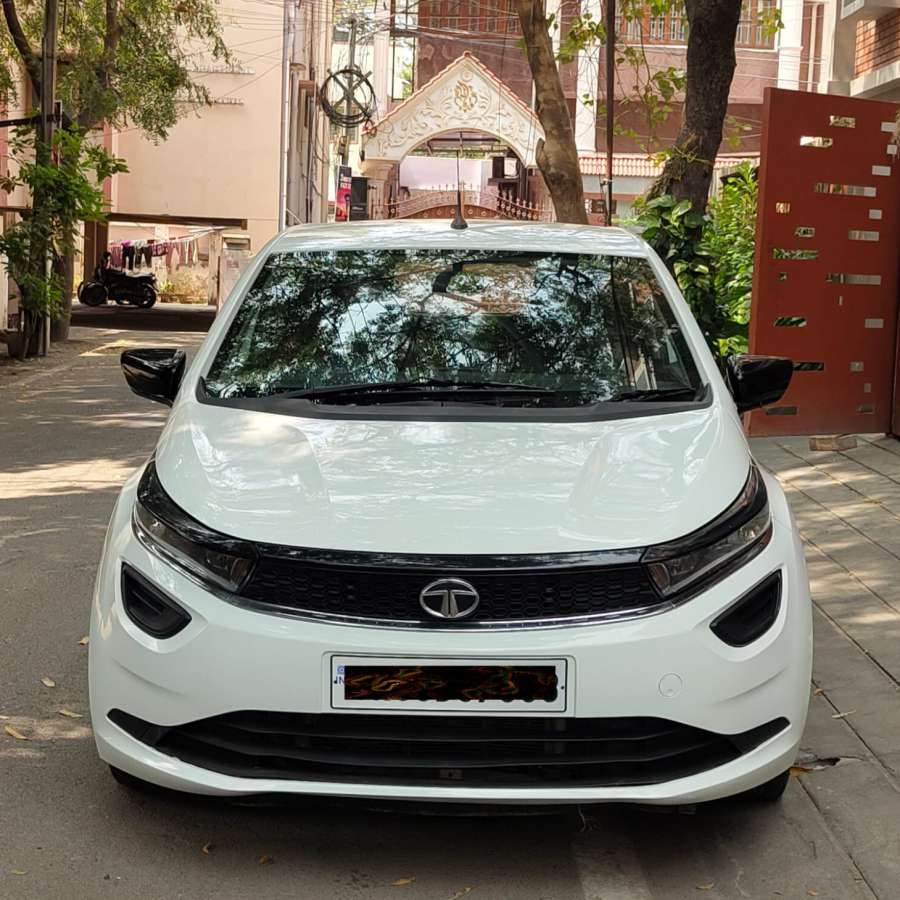 Tata Altroz XM