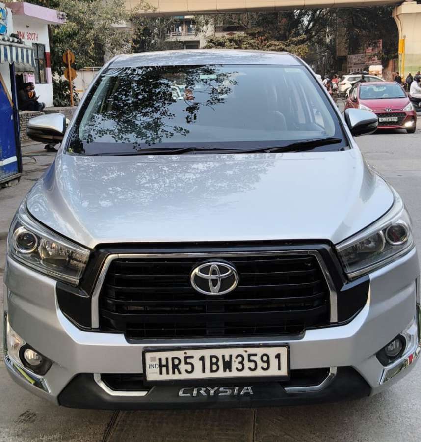 Toyota Innova Crysta 2.4 V