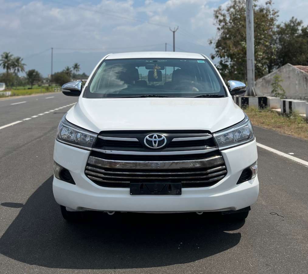 Toyota Innova Crysta 2.4 GX