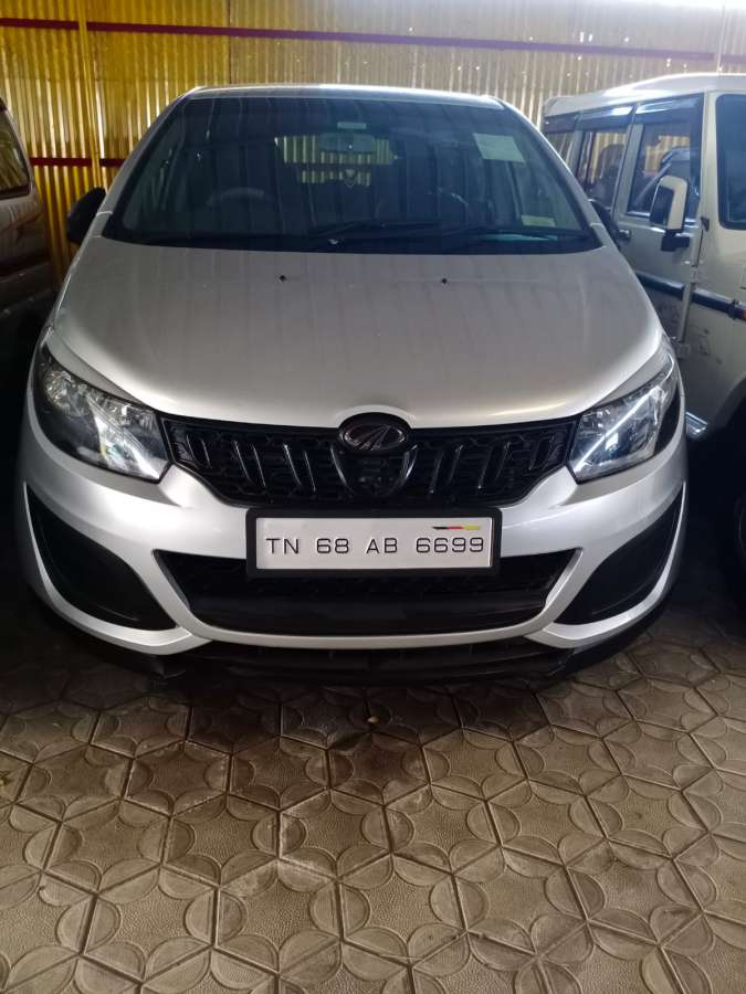 Mahindra Marazzo M2 8Str