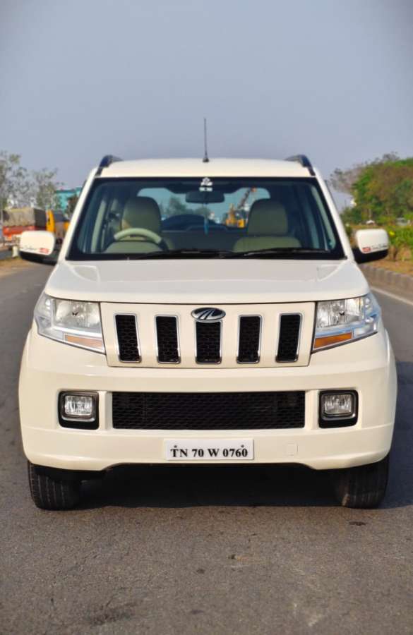 Mahindra TUV 300 T8