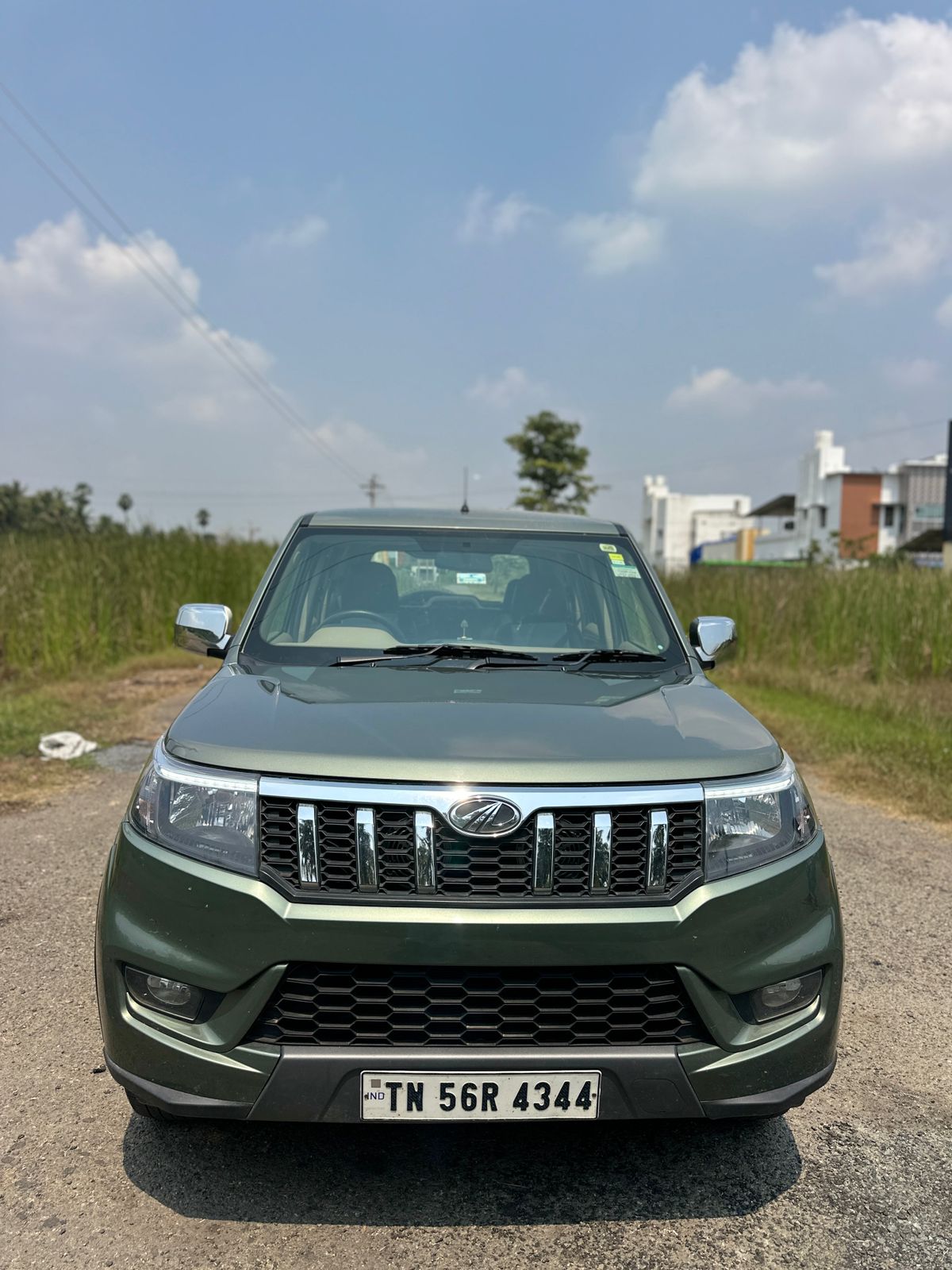 Mahindra Bolero Neo N10 R