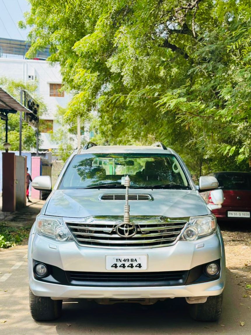 Toyota Fortuner 4X2 MT