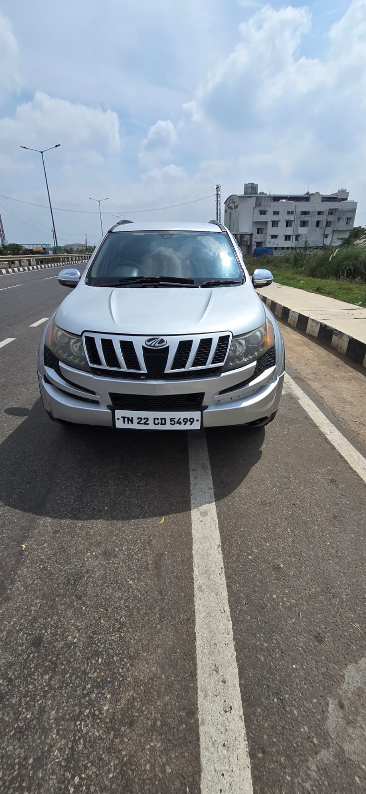 Mahindra XUV500 W8 4X4