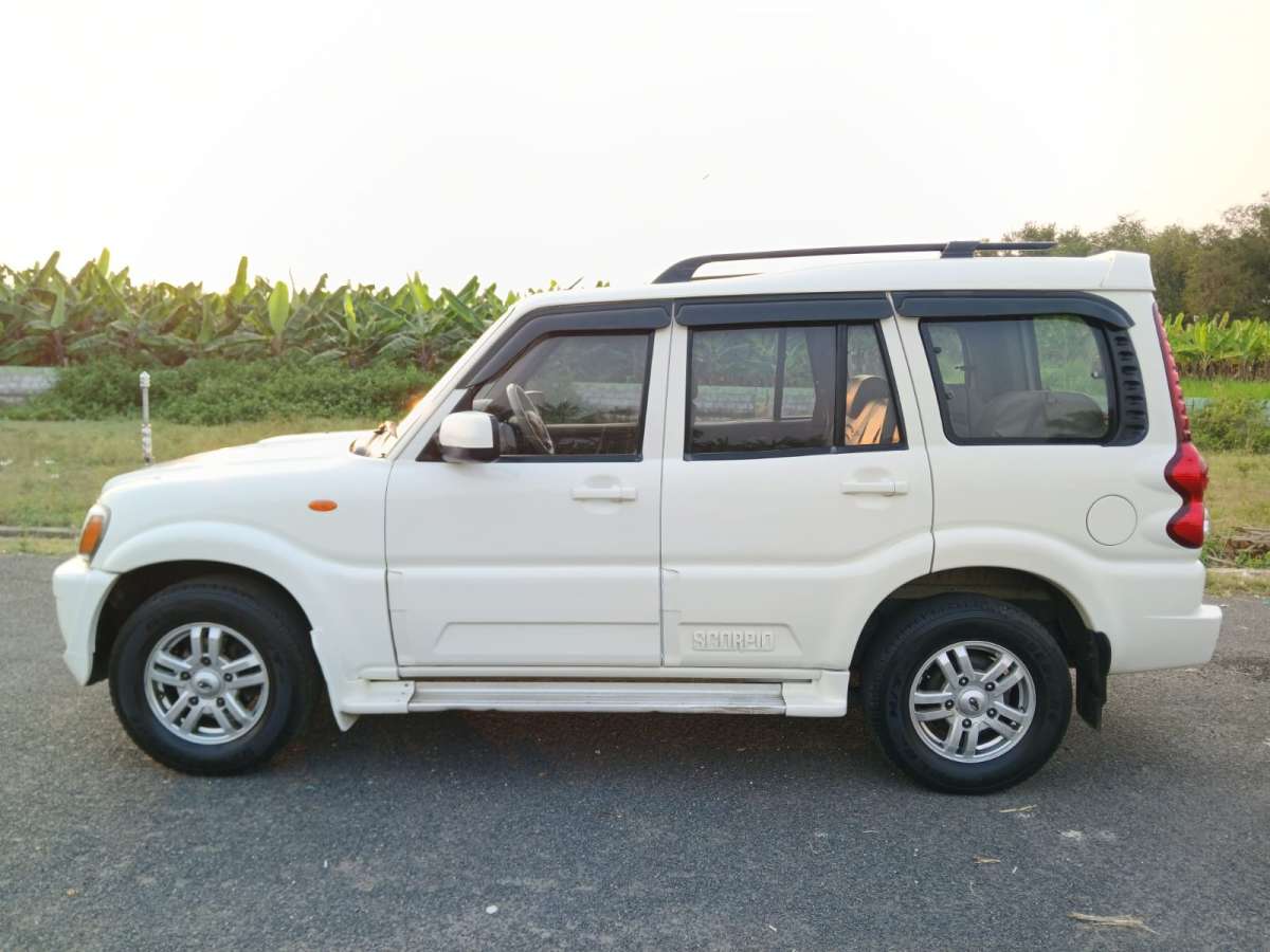 Mahindra Scorpio SLE BS IV