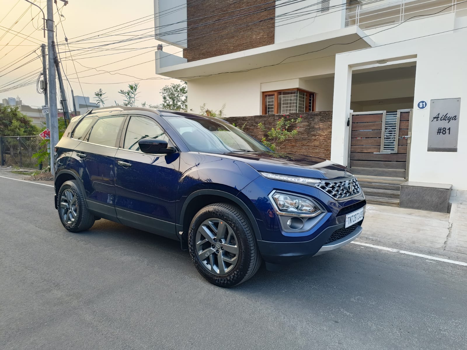 Tata Safari XT+