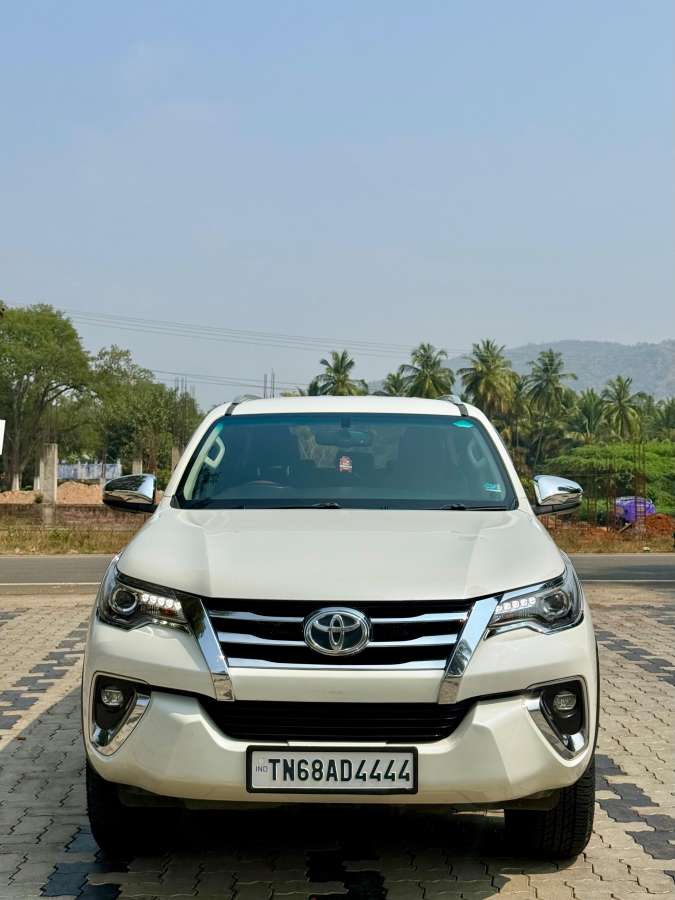 Toyota Fortuner 2.8 2WD AT
