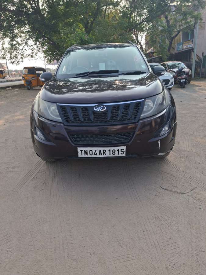 Mahindra XUV500 W4