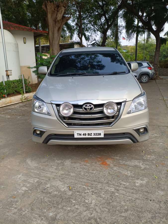 Toyota Innova 2.5 G 8 STR