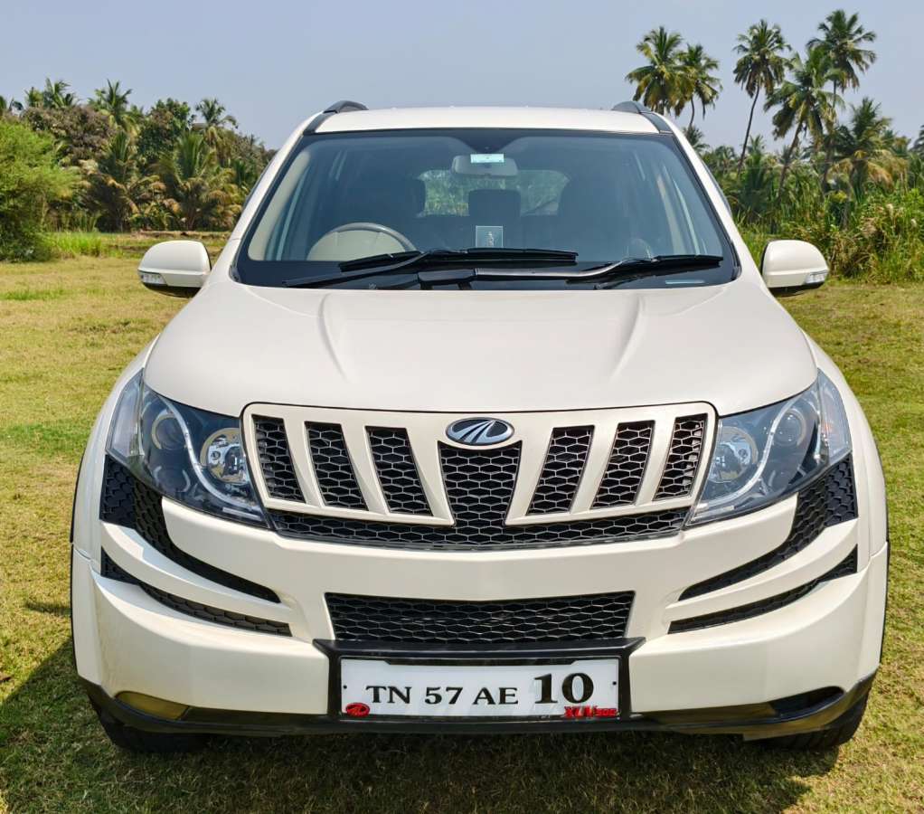 Mahindra XUV500 W8