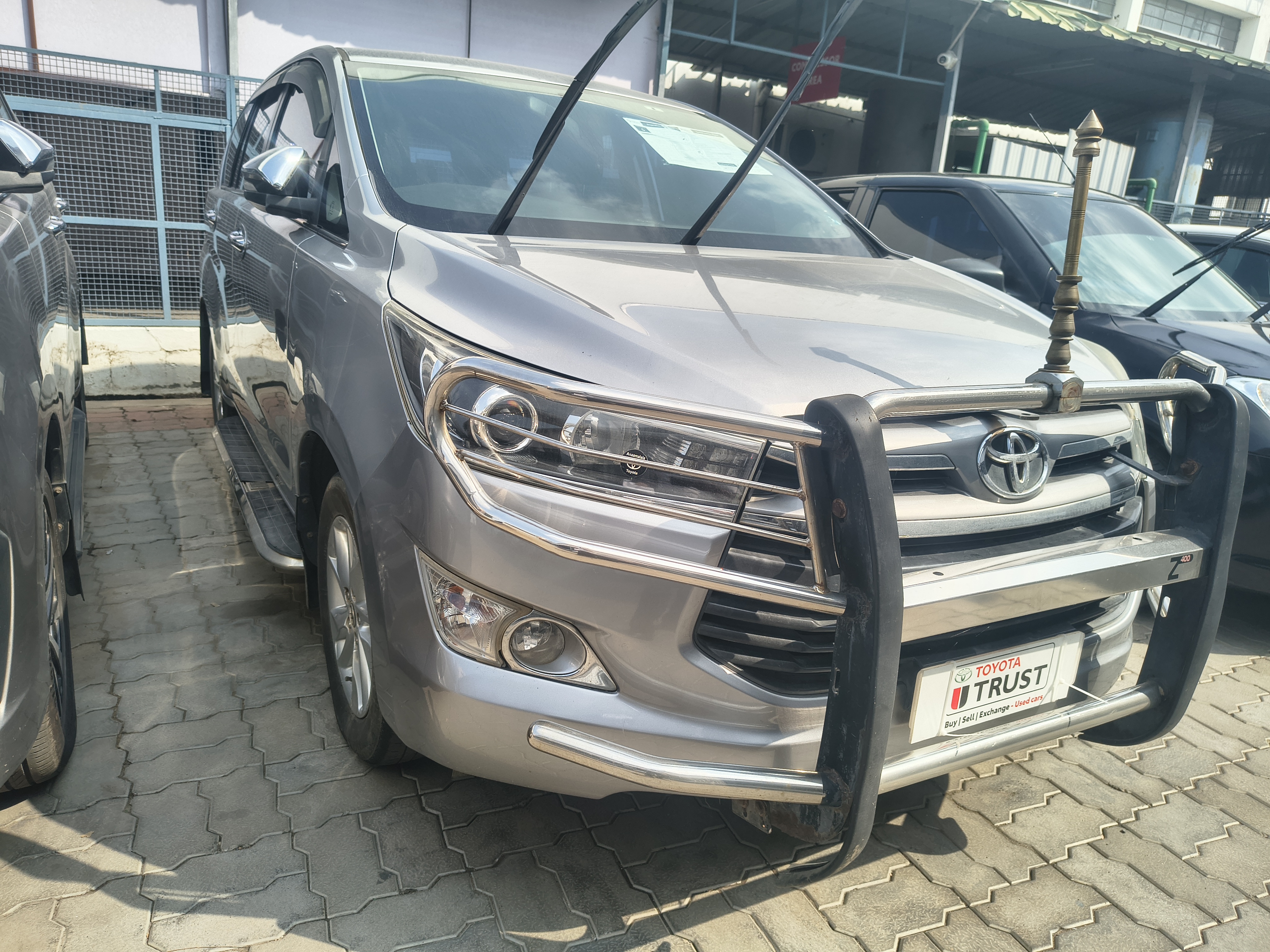 Toyota Innova Crysta 2.4 V