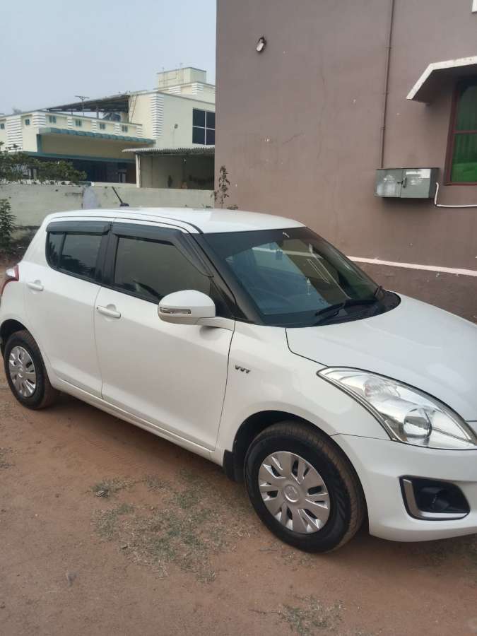 Maruti Suzuki Swift VXI