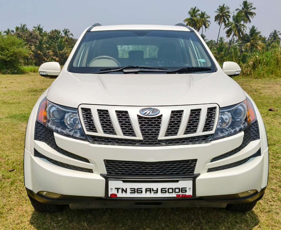 Mahindra XUV500 W8