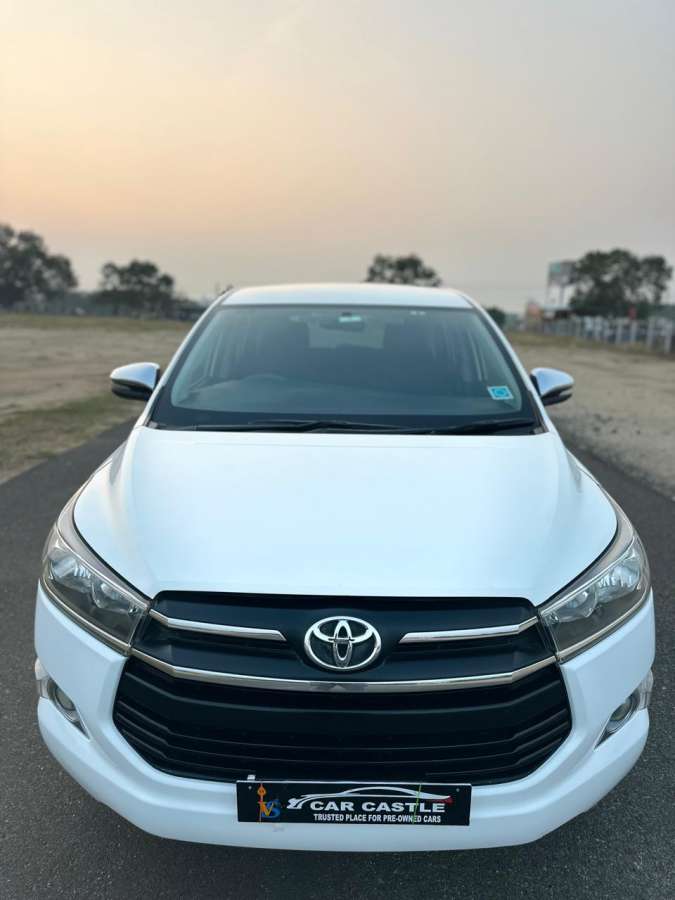 Toyota Innova Crysta 2.4 GX 7 STR