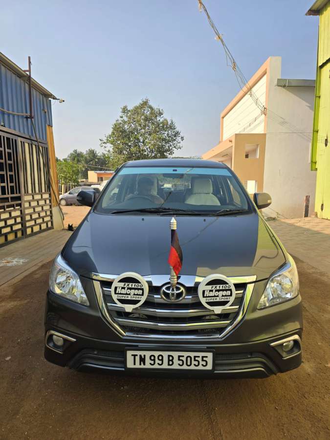 Toyota Innova 2.5 Z 7 STR