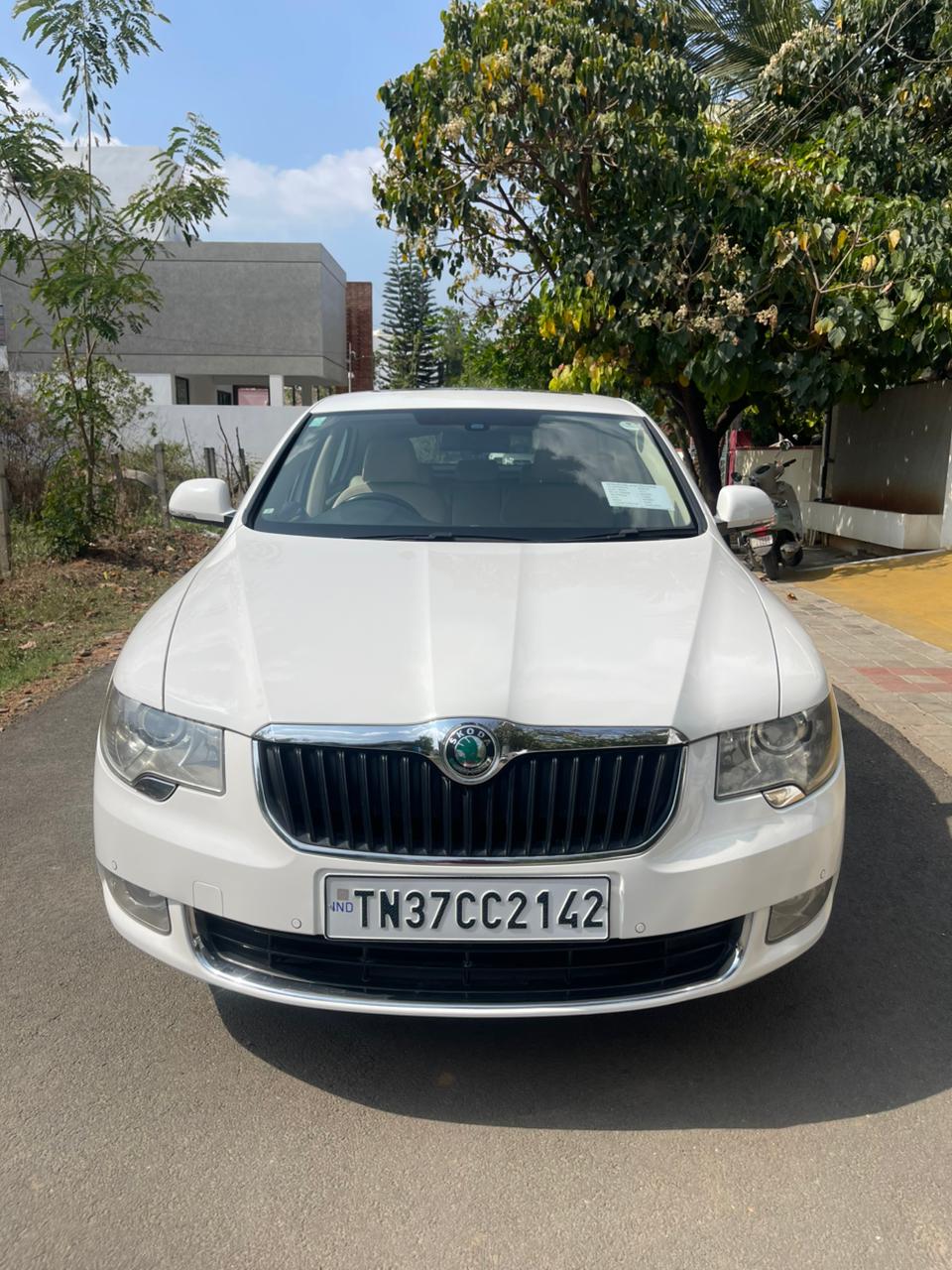 Skoda Superb 1.8 TSI Style MT