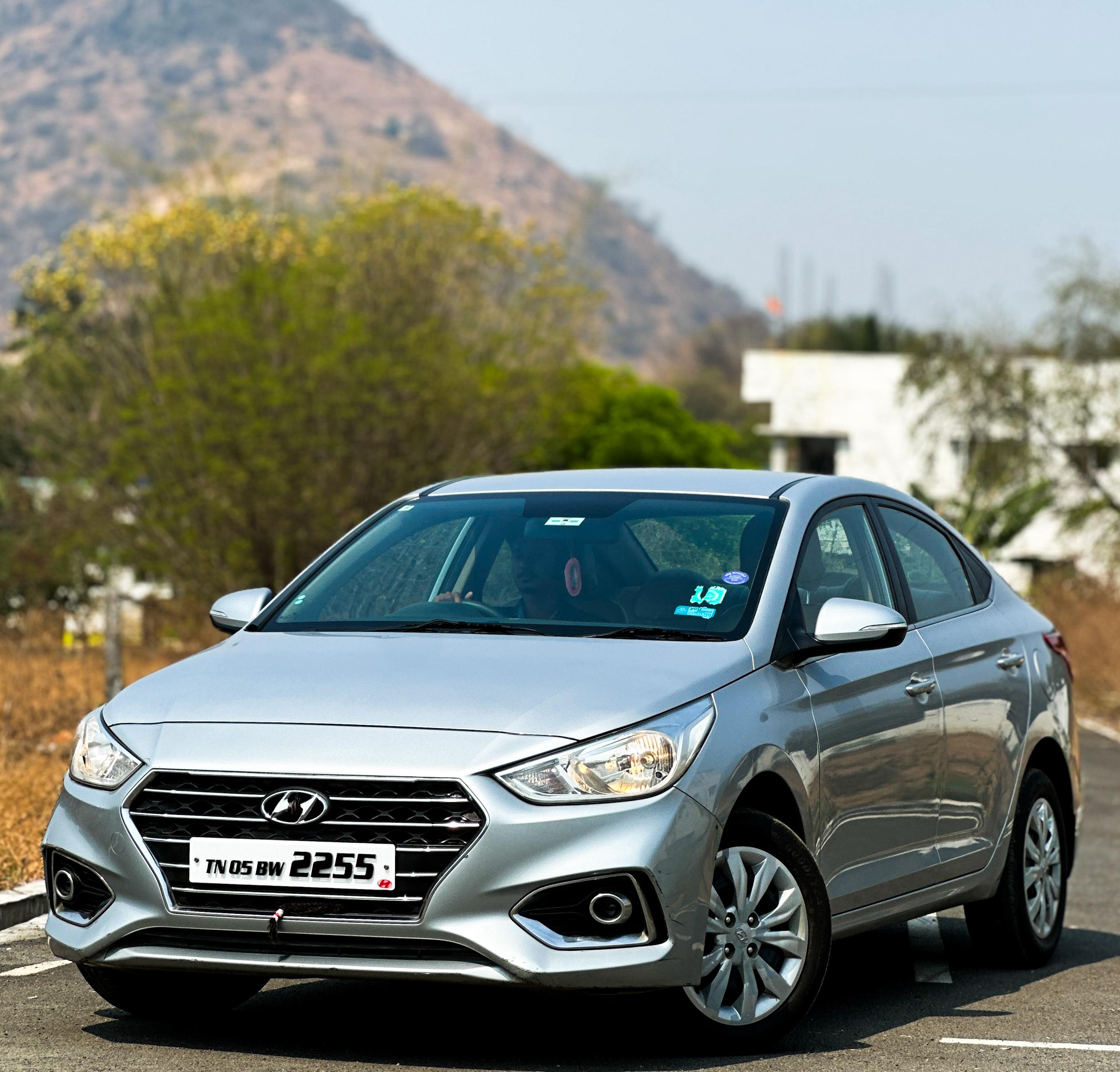 Hyundai Verna EX
