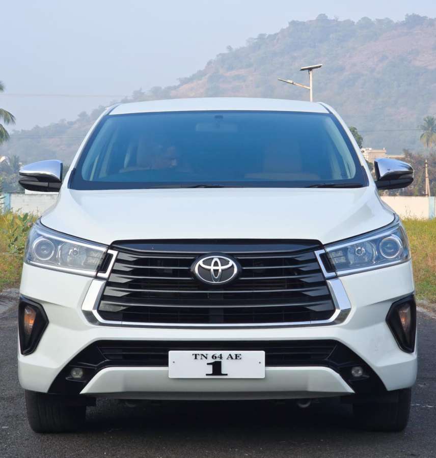 Toyota Innova Crysta 2.4 ZX 7 STR