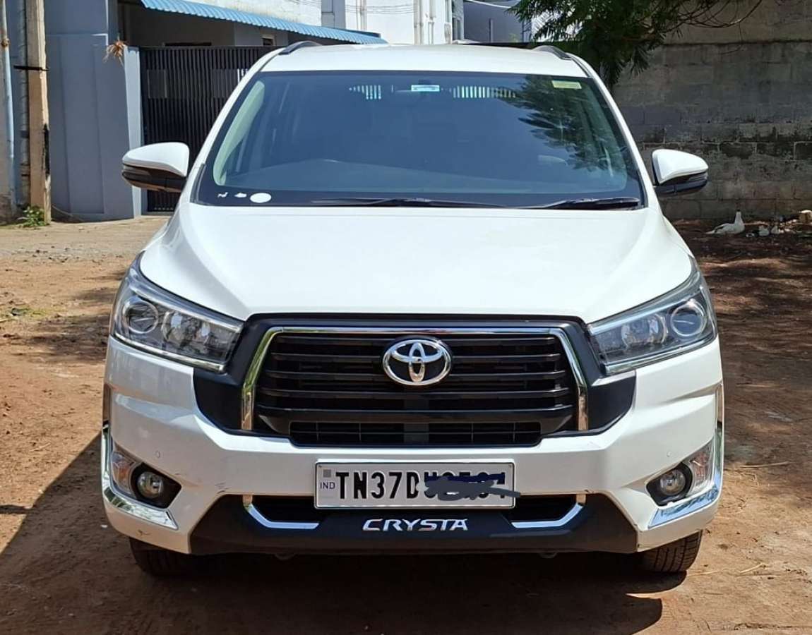 Toyota Innova Crysta 2.4 V