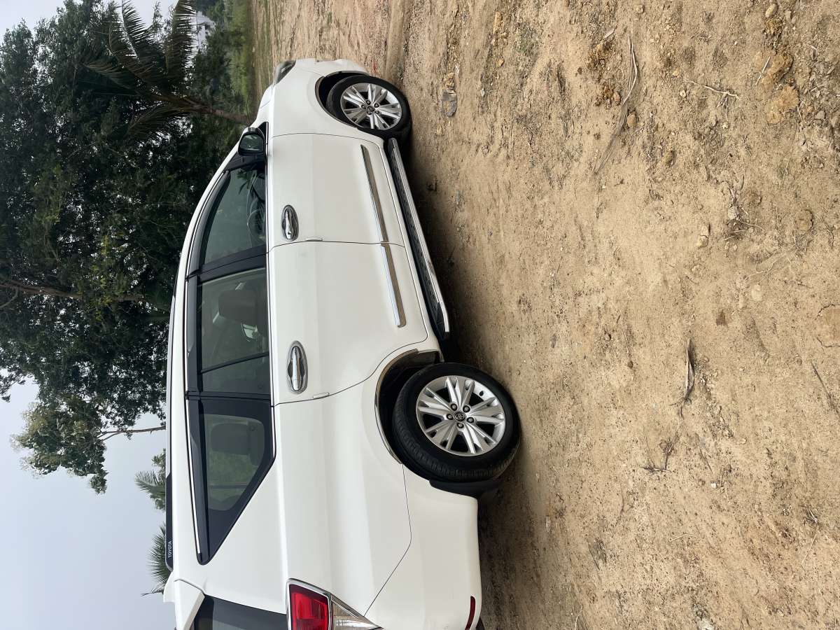 Toyota Innova Crysta 2.8 ZX AT