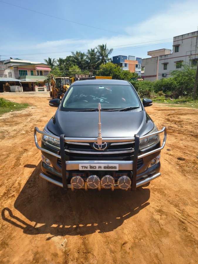 Toyota Innova Crysta 2.4 GX 7 STR