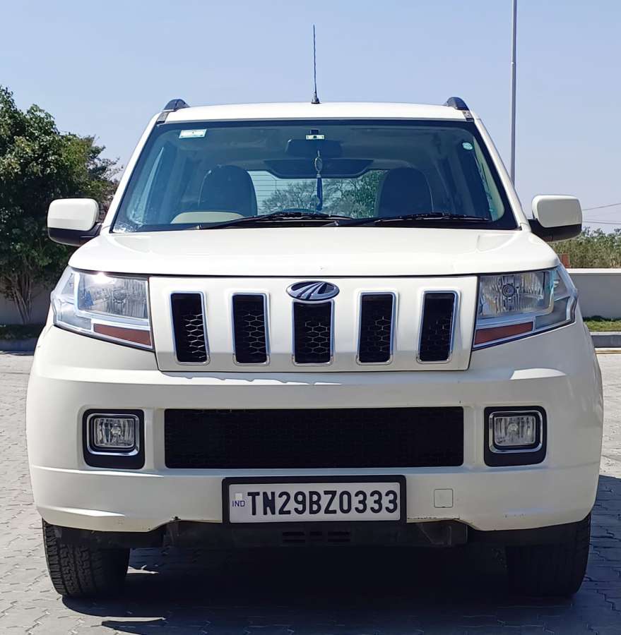 Mahindra TUV 300 T8