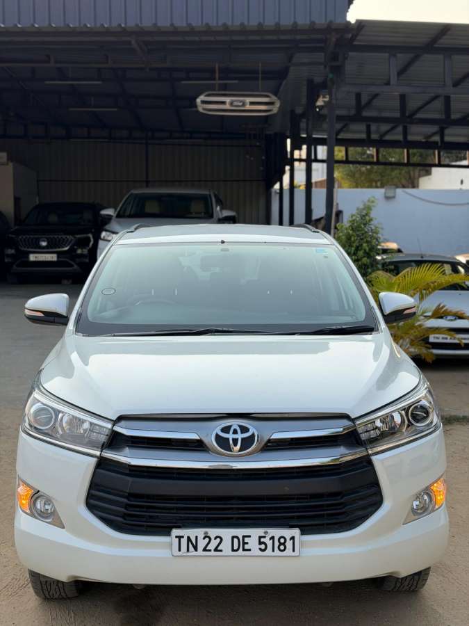 Toyota Innova Crysta 2.4 V