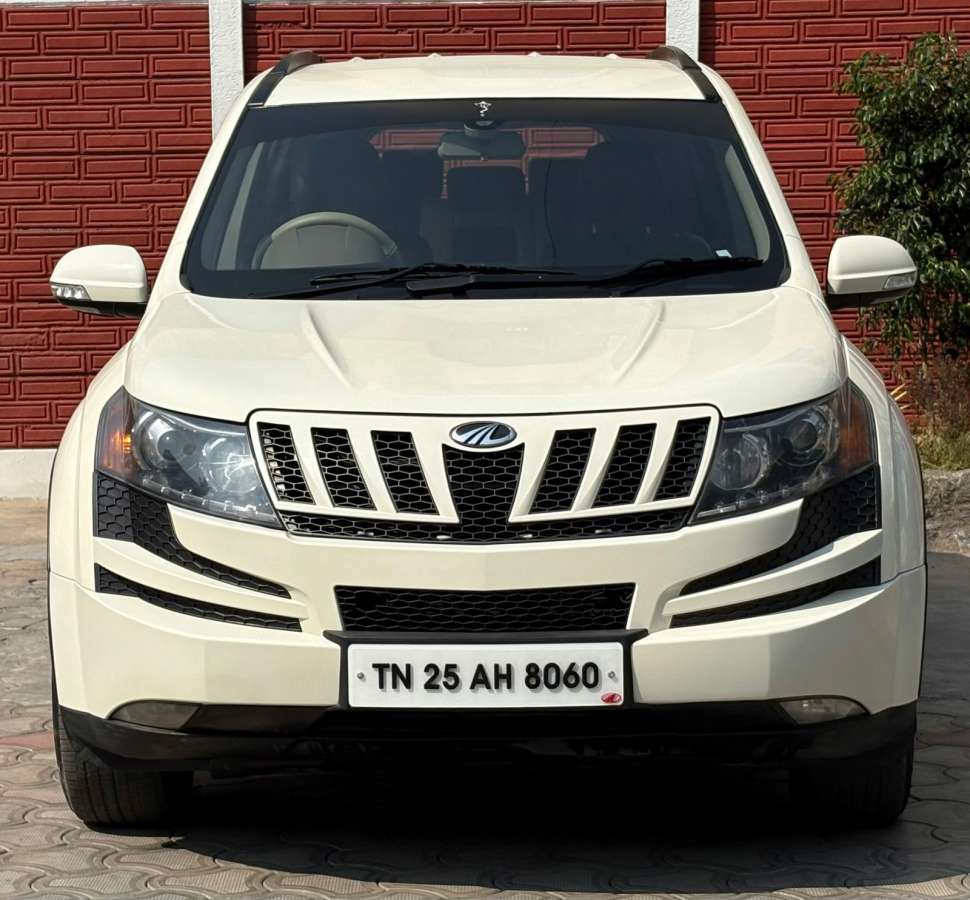 Mahindra XUV500 W8