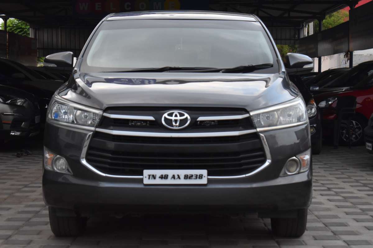 Toyota Innova Crysta 2.4 G MT BSIV