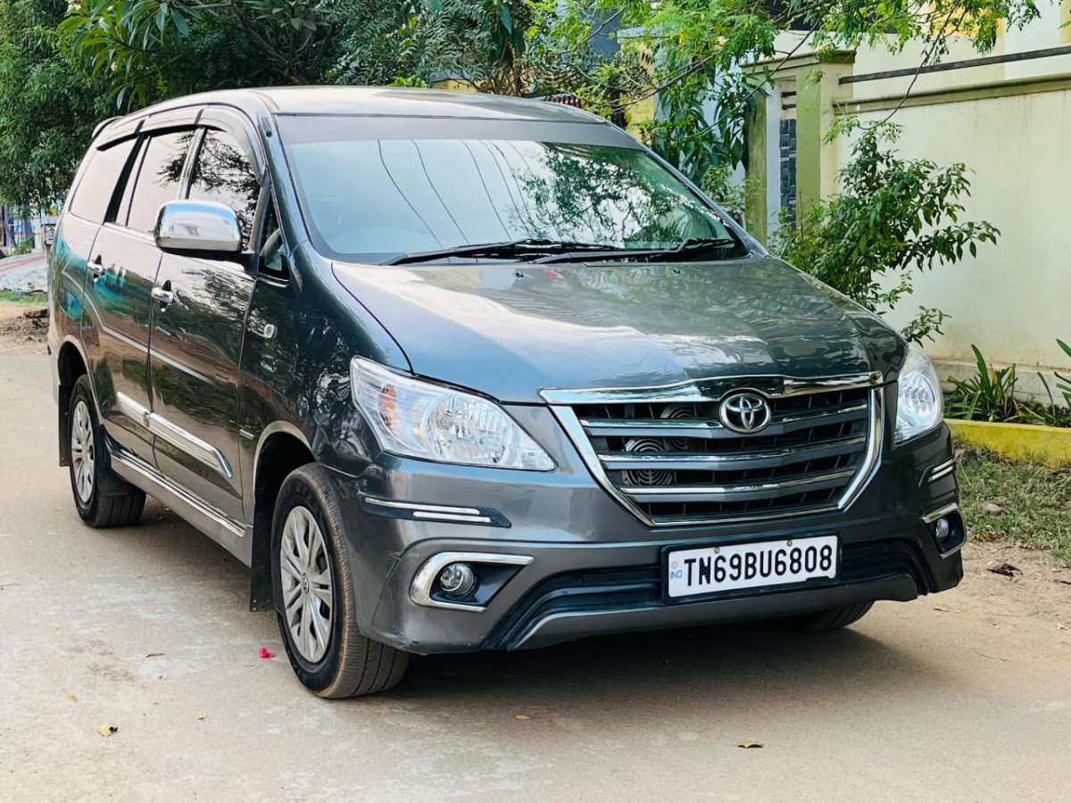 Toyota Innova 2.5 G 8 STR
