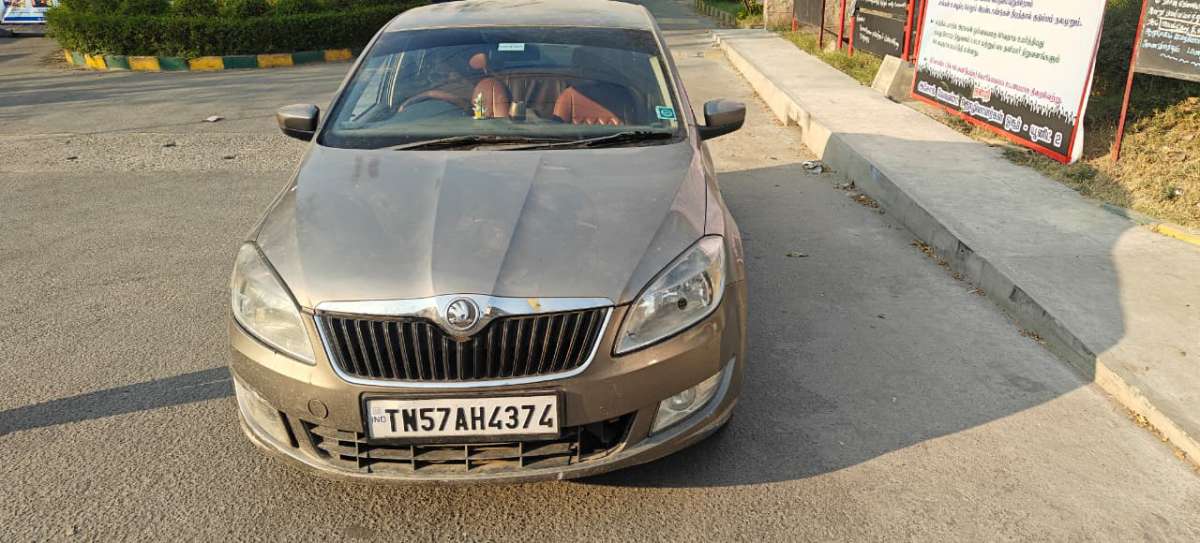 Skoda Rapid Active 1.6 MPFI MT