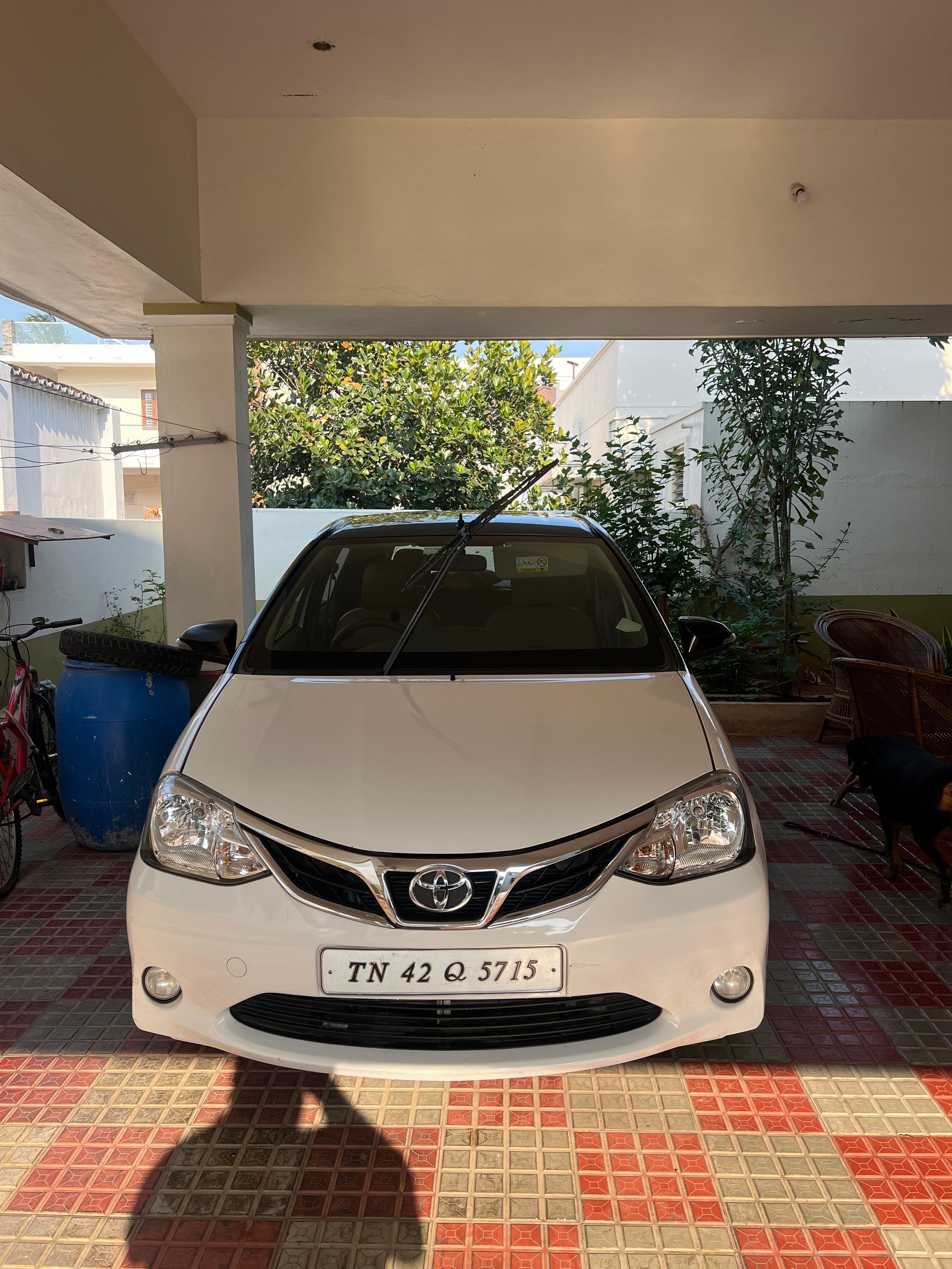 Toyota Etios Liva V