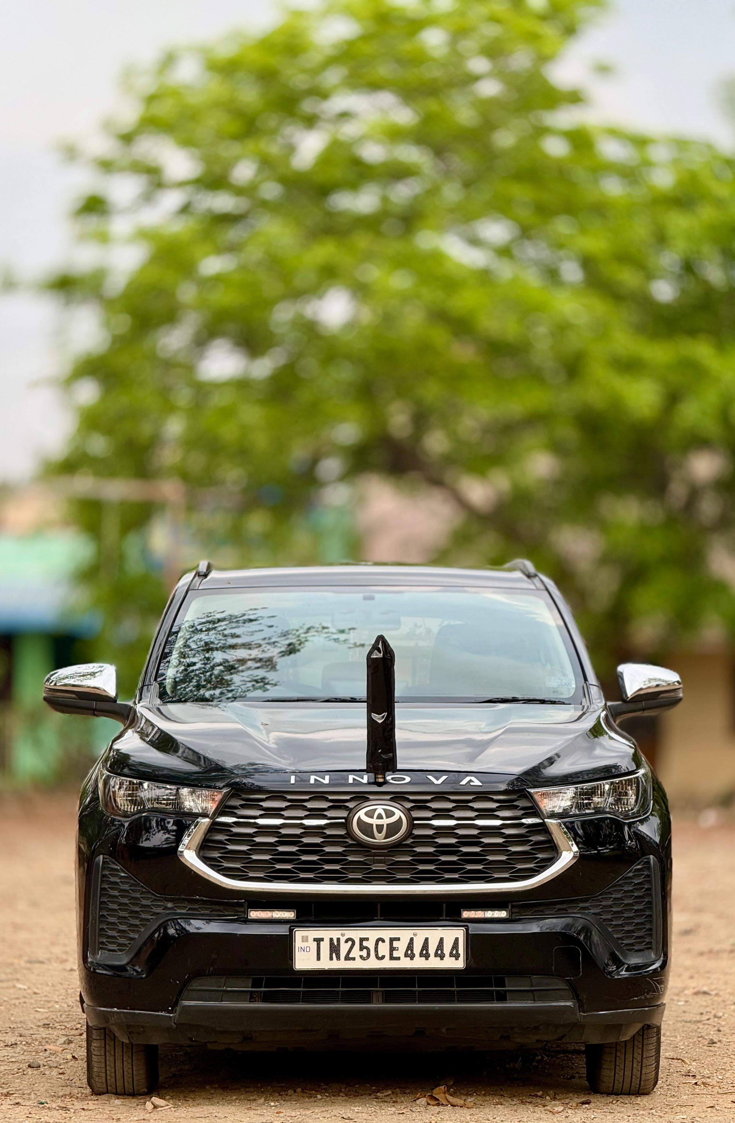 Toyota Innova Hycross GX 7 STR