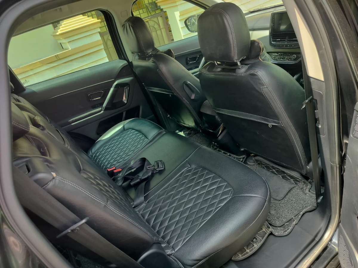 Tata Safari - Image 6