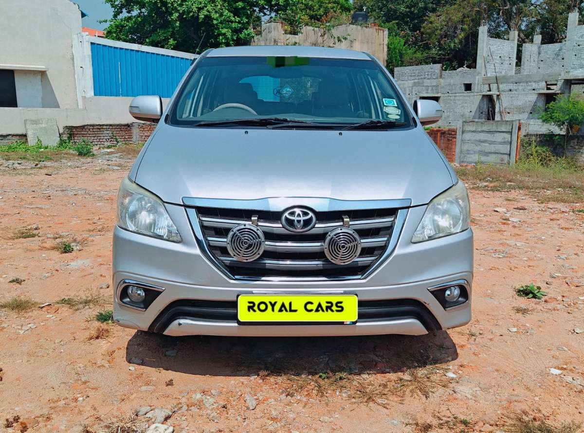 Toyota Innova 2.5 V 8 STR