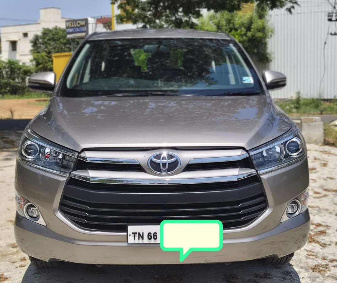Toyota Innova Crysta 2.4 V