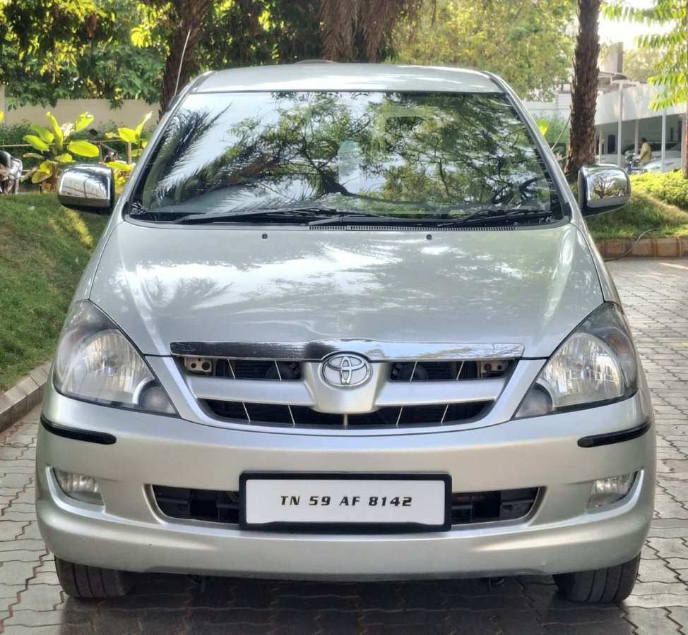 Toyota Innova 2.0 V