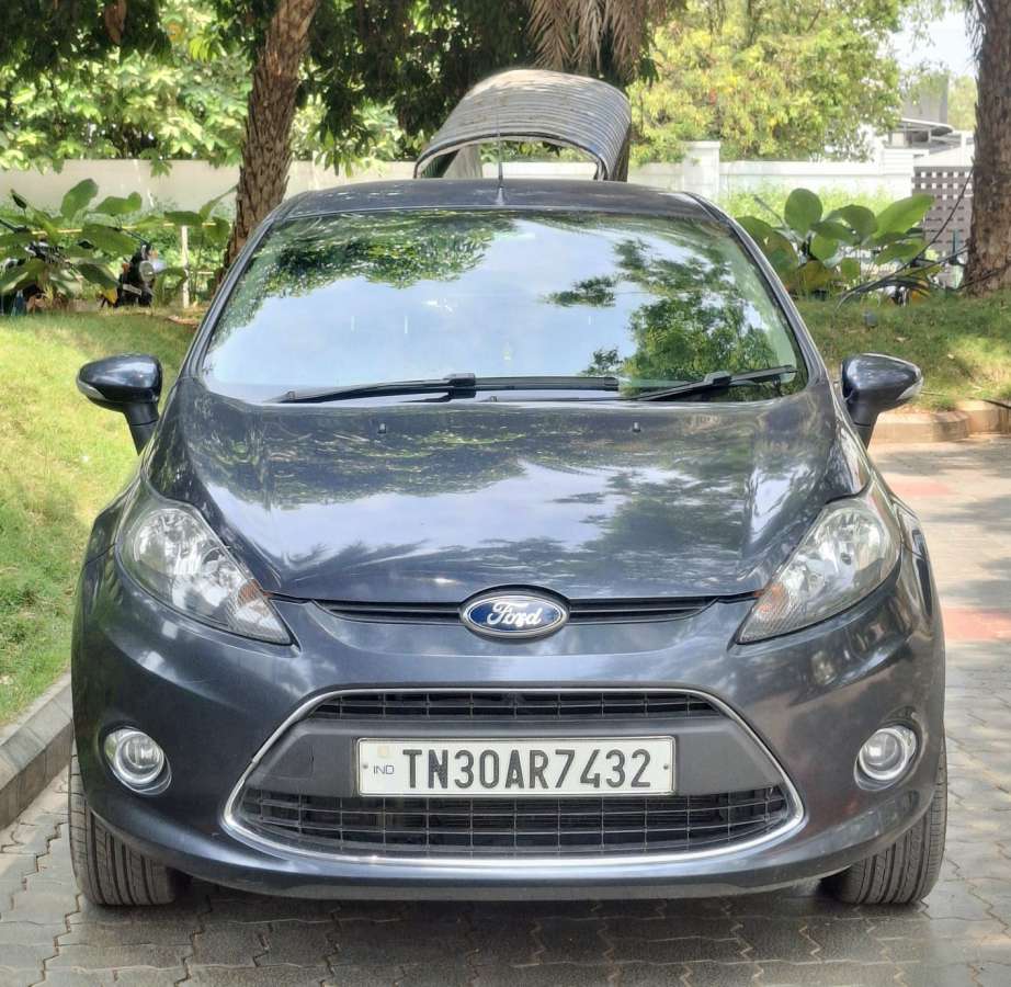 Ford Fiesta Titanium petrol