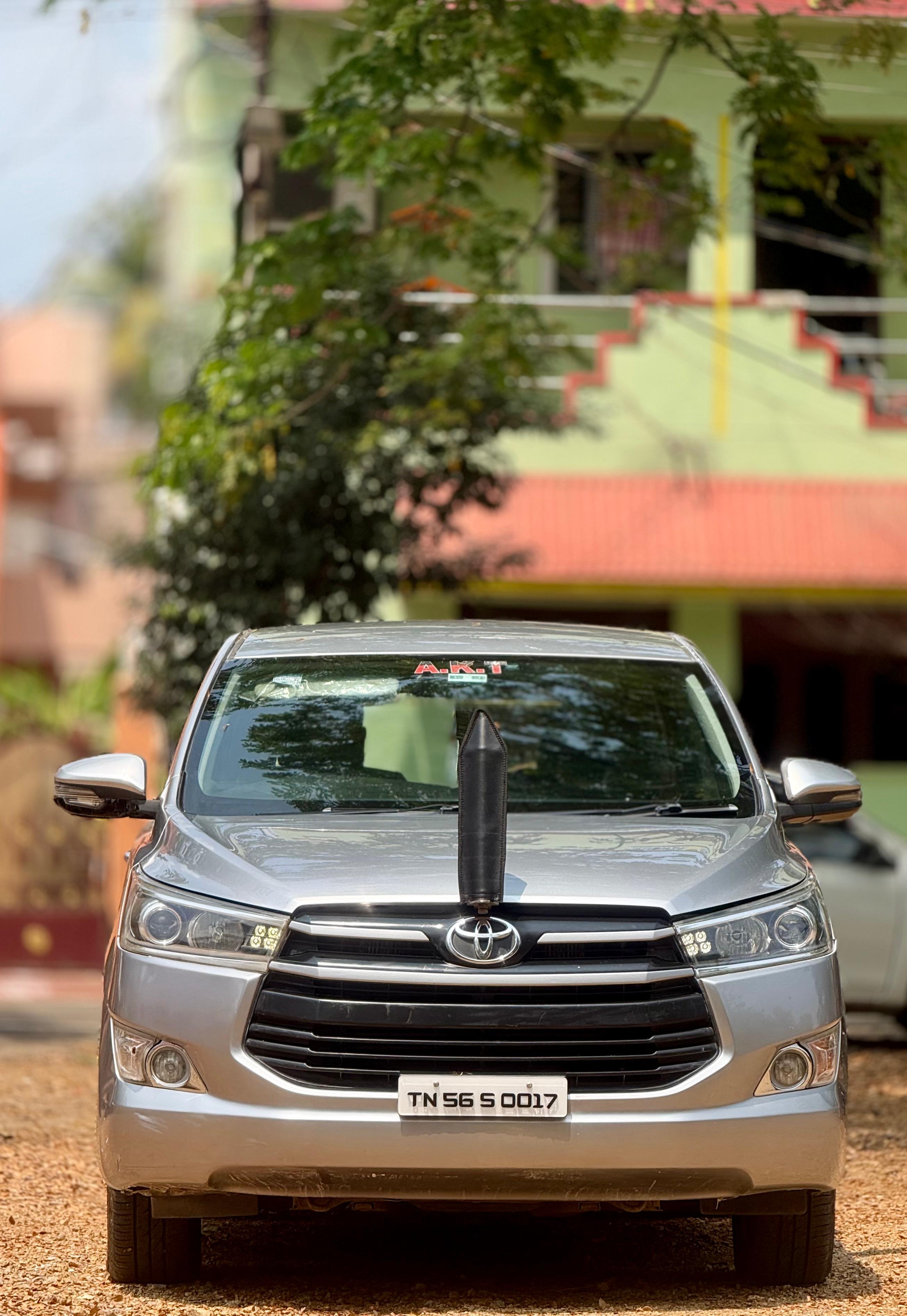 Toyota Innova Crysta 2.4 V