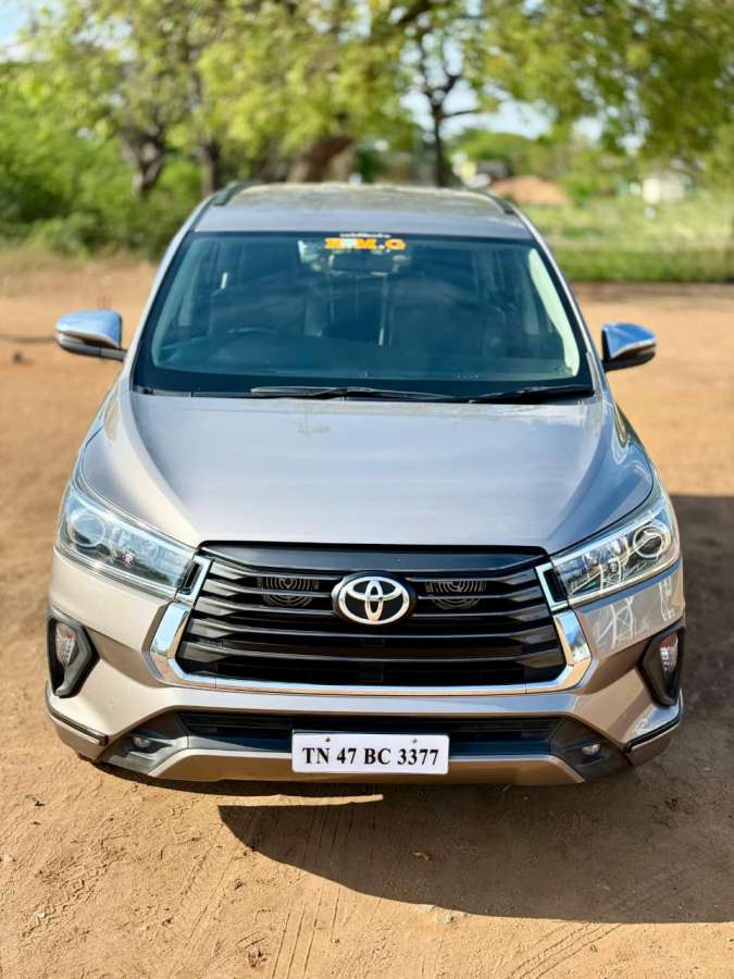 Toyota Innova Crysta 2.4z