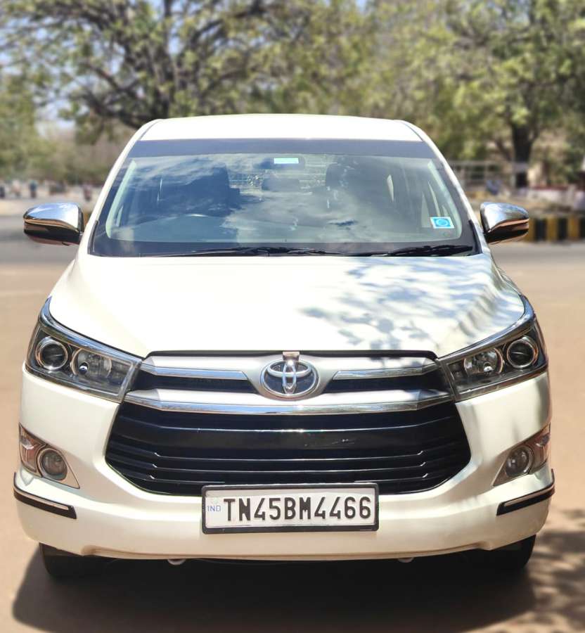 Toyota Innova Crysta 2.4 V