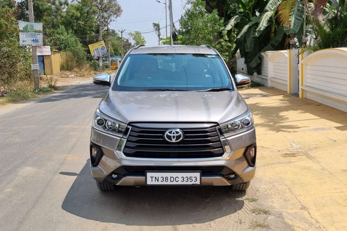 Toyota Innova Crysta 2.4z